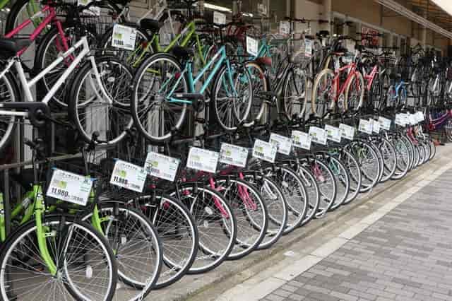 新品のたくさんの自転車