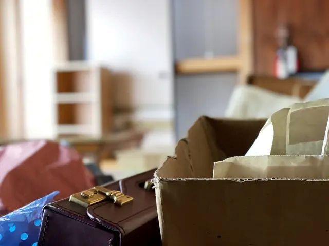 汚部屋のゴミ